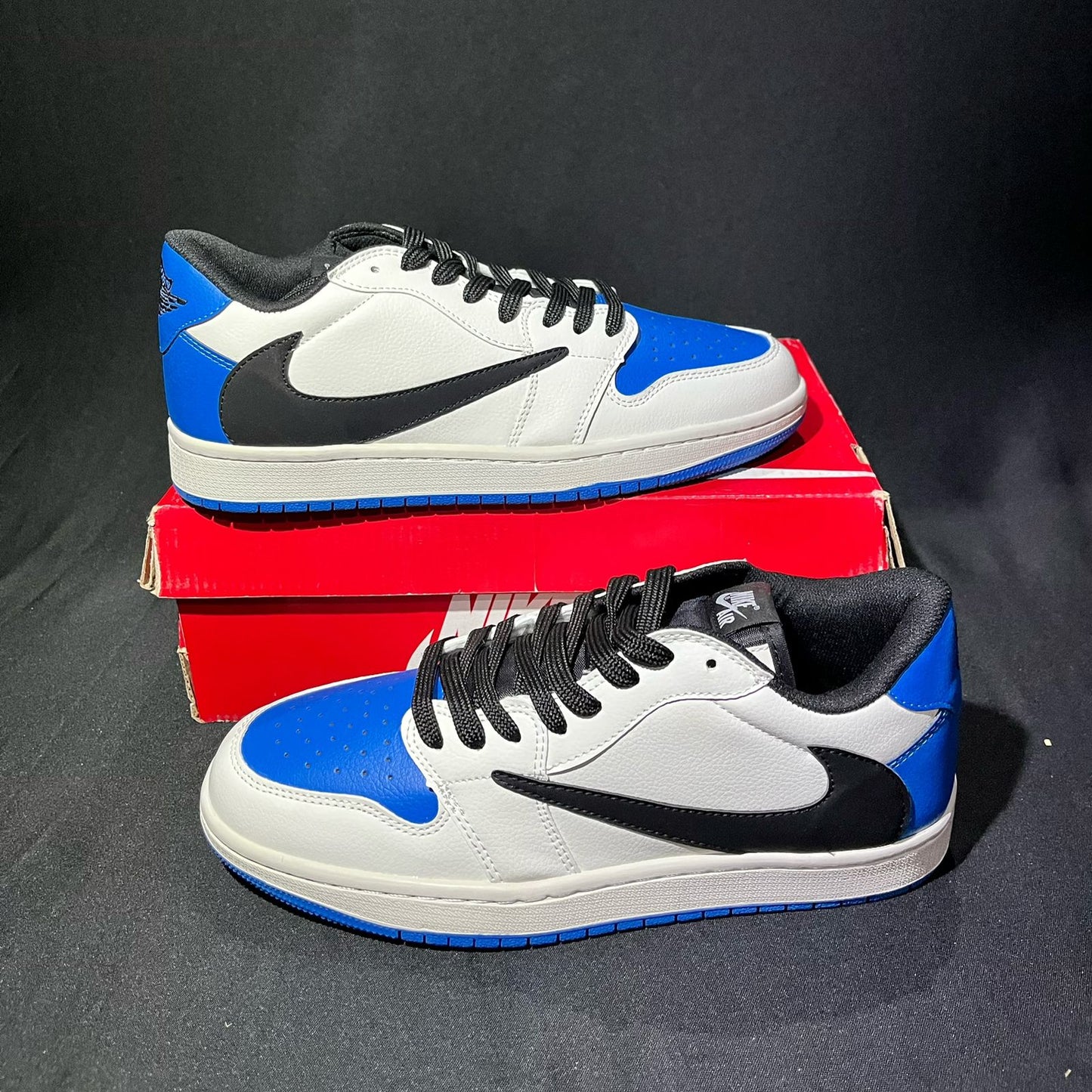 Tenis Travis Low Reverse Fragment