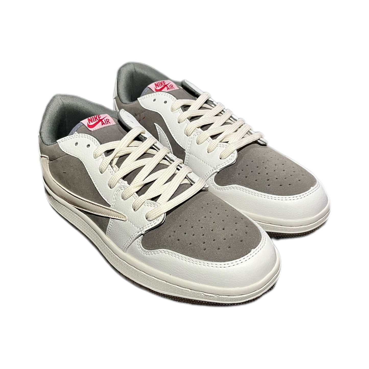 Tenis Travis Low Reverse Moca