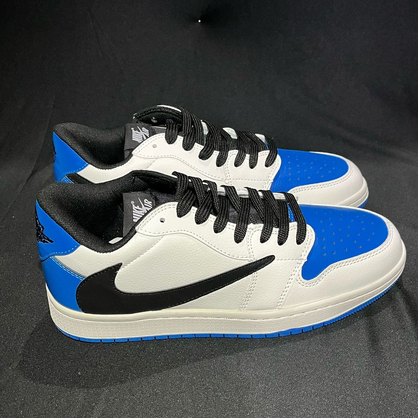 Tenis Travis Low Reverse Fragment